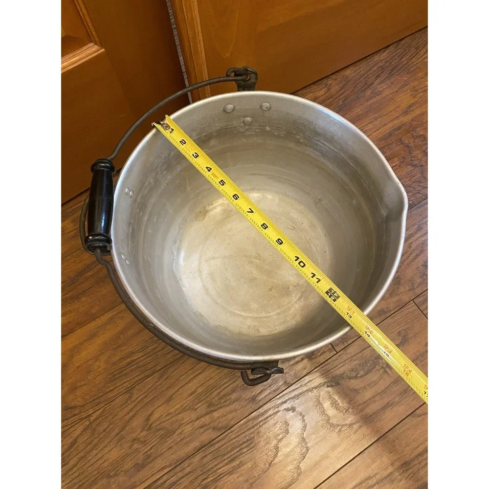 VTG Wear-Ever Aluminum Large 17qt 2367 Stock Pot No Lid Lodge Camp Rustic